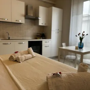 Regina In Sky Santa Giulia - Sky Tv, Wifi E Breakfast Box Milano