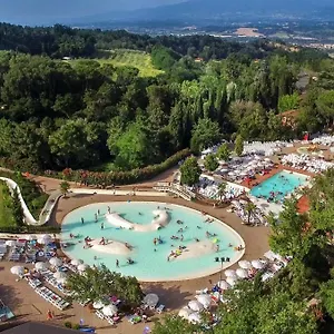 https://norcenni-girasole-club-figline-valdarno.it-tuscanyhotel.com